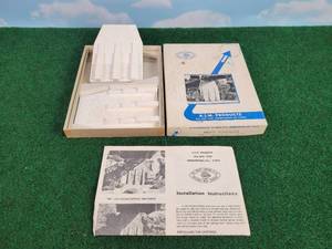lot 595 image: Vintage AIM HO Scale Plaster Bridge Abutments - Model No. 104-400
