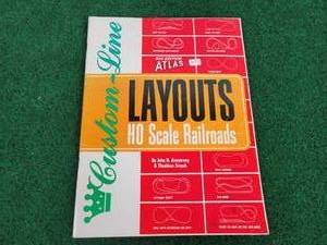 lot 613 image: Atlas Custom-Line HO Scale Railroads - 48 Pages - Softcover