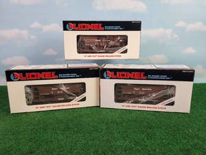 lot 620 image: (3) LIONEL OO27 Scale Great Northern Ore Rail Cars w Ore Loads