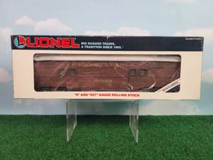 lot 627 image: LIONEL Pennsylvania Baggage Car Model 6-16022 OO27 Scale Passenger Car