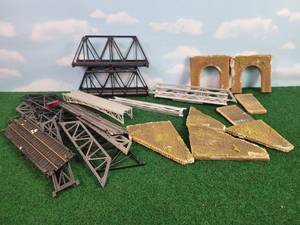 lot 631 image: Lot of HO Scale Trestle Bridges, Parts and Archway Assembly