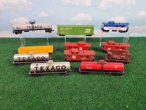 lot 635 image: (11) Assorted HO Scale Rail Cars