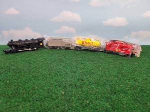 lot 641 image: Fletcher-Barnhardt & White Diecast HO Scale Shell Steam Engine Train Set