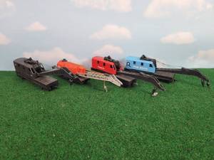 lot 643 image: (4) HO Scale Crane Rail Cars Union Pacific 3769, Erie-Lackawanna, Santa Fe and The Rock