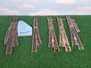 lot 675 image: (2) LH HO Scale NICKEL-SILVER Switches & (3) RH HO Scale NICKEL-SILVER Switches