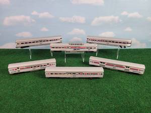 lot 500 image: (6) HO Scale Amtrak Passenger Rail Cars