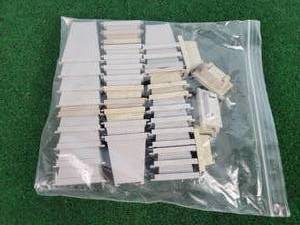 lot 678 image: HO Scale Pier Set