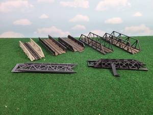 lot 681 image: (7) HO Scale Bridges
