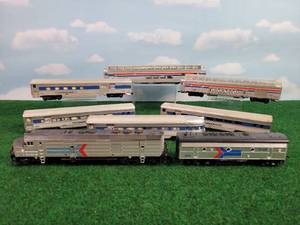lot 695 image: (8) HO Scale Amtrak Passenger Cars and Dummy Locomotives