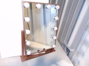 Lighted Vanity Mirror Cracked Around 1 Light See Photos