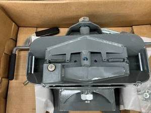 lot 3 image: NEW BW COUPLER AND BASE RVC3006, RV3500