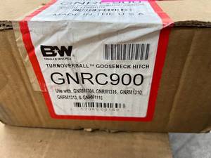 lot 4 image: NEW BW TRAILER HITCH SET