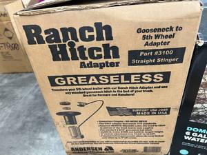 lot 20 image: RANCH HITCH ADAPTER, GOOSENECK TO 5TH WHEEL ADAPTER