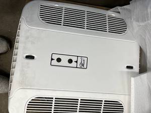 lot 44 image: COLEMAN MACH HEATING UNIT