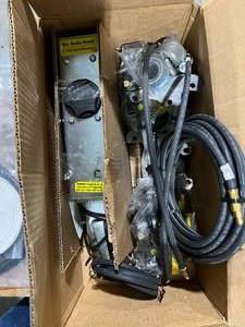 lot 93 image: DISC BRAKE READY PARTS