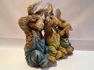lot 71 image: Adorable Vintage Rabbit Figurine by Chrisdon
