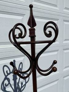 lot 189 image: Metal Coat Rack