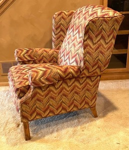 lot 89 image: Pair of Upholstered Reclining Chairs
