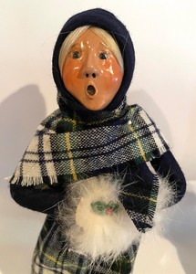 lot 90 image: Byers Caroler Figurines