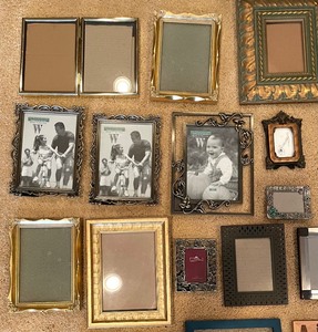 lot 114 image: Variety of Picture Frames