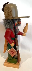 lot 124 image: Erzgebirge Holzkunst Nutcracker by Christian Ulbricht