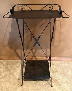 lot 50 image: Decorative Metal Stand