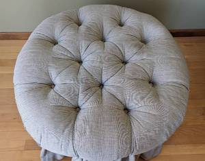 lot 34 image: Green and White Rolling Upholstered Ottoman