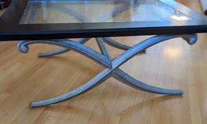 lot 15 image: Large Glass Topped Criss Cross Coffee Table