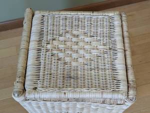 lot 263 image: Wicker Storage Cube