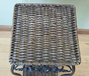 lot 268 image: Wicker Plant Stand