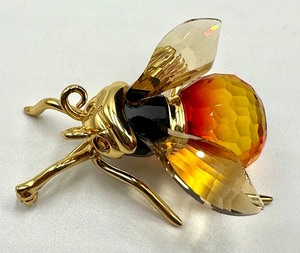 lot 146 image: Daniel Swarovski Paradise Collection Bumblebee Pin