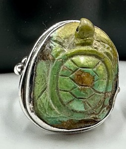 lot 148 image: Carved Turtle Figurine Sterling Ring