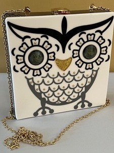 lot 200 image: Adorable Acrylic Handbag