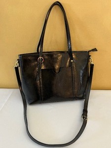lot 128 image: Nice Leather Tote Style Handbag by Clelo