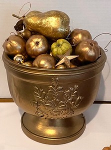 lot 316 image: Pretty Pear Decor
