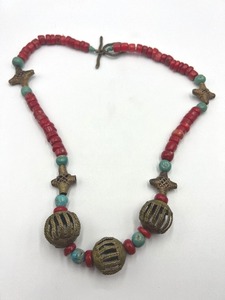 lot 215 image: Vintage Coral and Turquoise Beaded Necklace