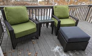 lot 286 image: Sunbrella Four Piece Wicker Patio Set