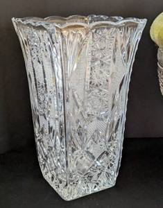 lot 298 image: Decorative Crystal Bowl and Vases