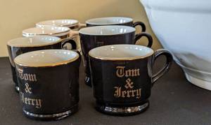 lot 322 image: Vintage Tom and Jerry Punch Bowls
