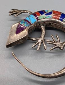 lot 283A image: Stone Inlaid Sterling Lizard BroochPendant