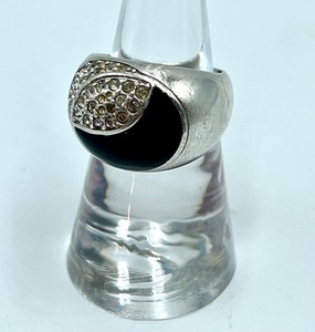 lot 223 image: Sterling and Onyx Ring