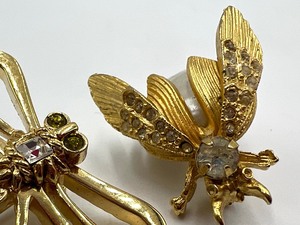 lot 222 image: Dragonfly and Fly Brooches