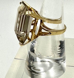 lot 230 image: Beautiful 14k and Smokey Quartz Ring