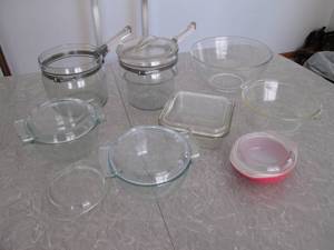 Lot of Pyrex cookware...