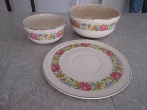 Vintage Hotoven dish set...