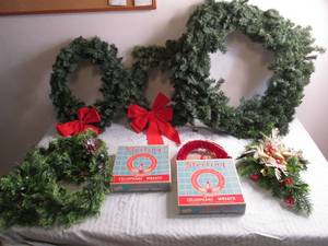 Assorted Christmas wreaths...