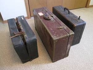 3 Vintage luggage pieces...