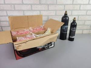 lot 521 image: Large Lot of Assorted Paintballs and (2) CO2 Tanks - NO SHIPPING