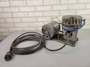 lot 522 image: Vintage DAYTON Air Compressor - WORKS - Model 1Z751