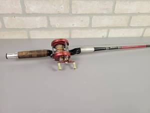 lot 530 image: ABU Ambassadeur Model 5000 Fishing Reel w Heddon Pal Mark #1 56 Rod - NO SHIPPING
